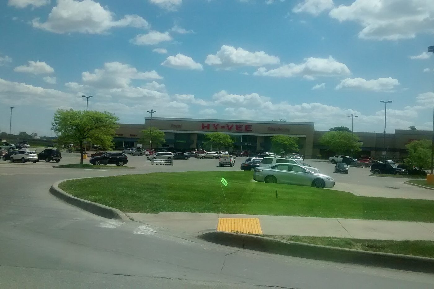 A Hy-Vee supermarket storefront